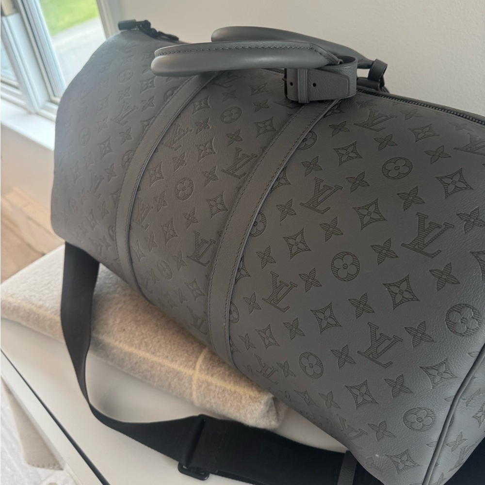 Louis Vuitton Keepall Bandouliere 50 in Anthracite Grey - Picture 5 of 6